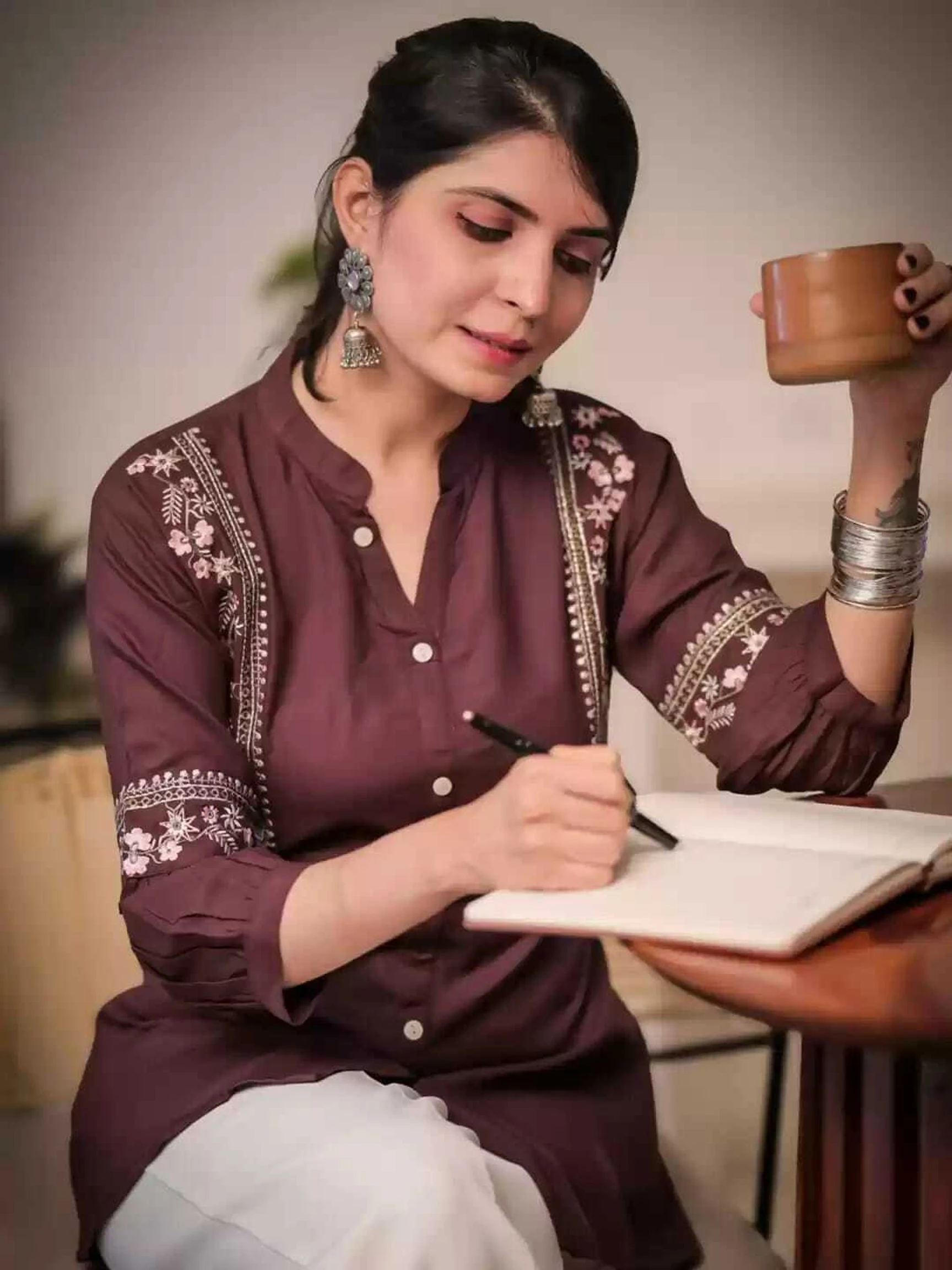 Women’s Maroon Embroidered Floral Rayon Straight Kurta